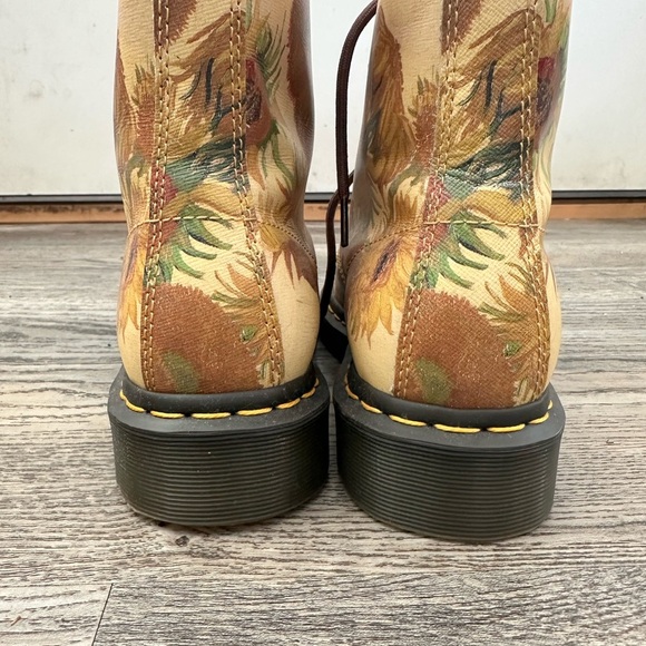 Limited Edition Dr. Doc Martens Van Gogh Sunflower Painting Design Boots Sz 7 Wo - Picture 7 of 9